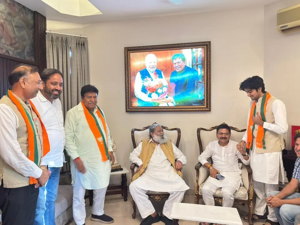 Transport Minister Anil Vij Visits Parth Gupta's Ward 6 Residence in Panchkula — photo 2