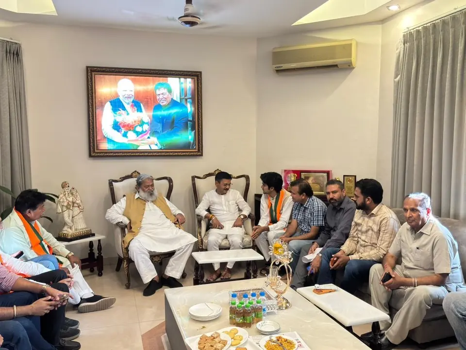 Transport Minister Anil Vij Visits Parth Gupta's Ward 6 Residence in Panchkula — photo 6