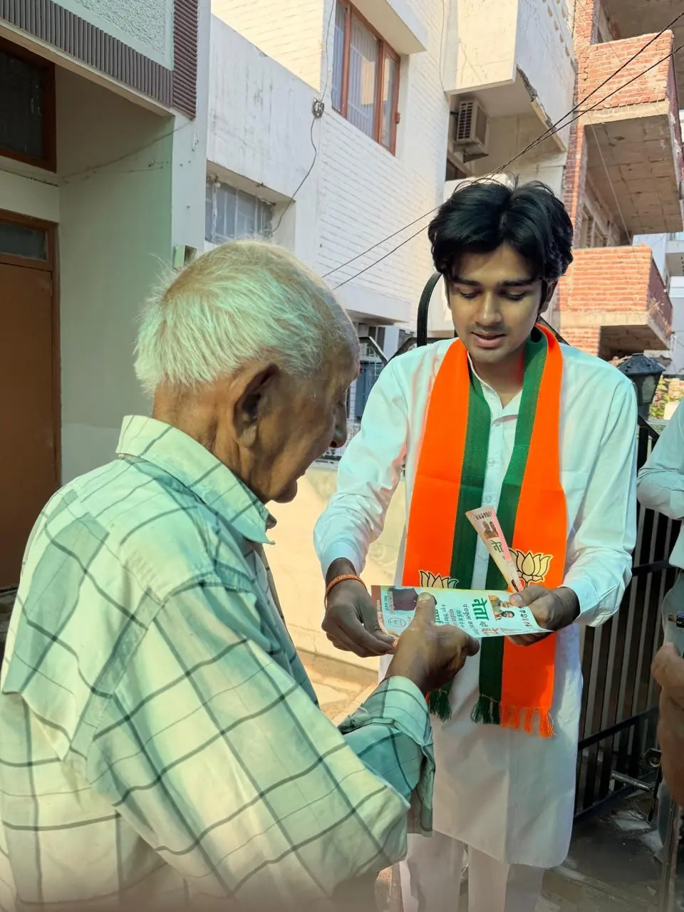 Parth Gupta's Door-to-Door Outreach Continues in Ward 6, Panchkula — photo 4
