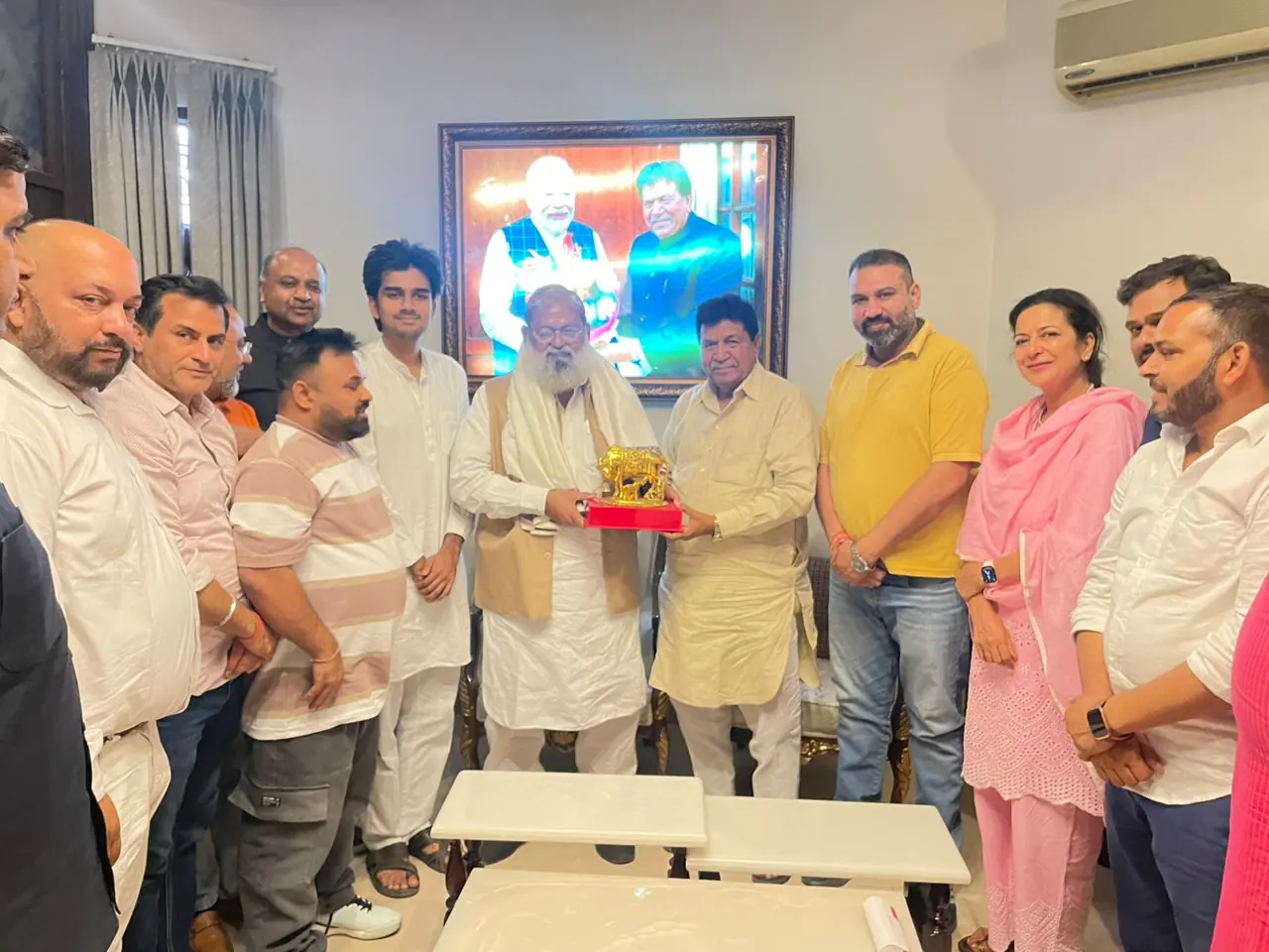 Anil Vij Blesses Councillor Parth Gupta on His Ward 6 Win in Panchkula