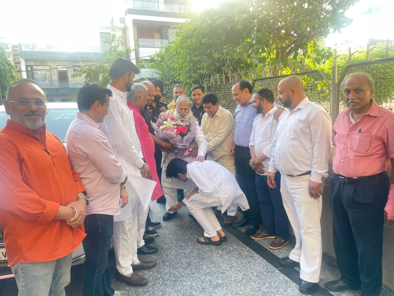 Anil Vij Blesses Councillor Parth Gupta on His Ward 6 Win in Panchkula — photo 4