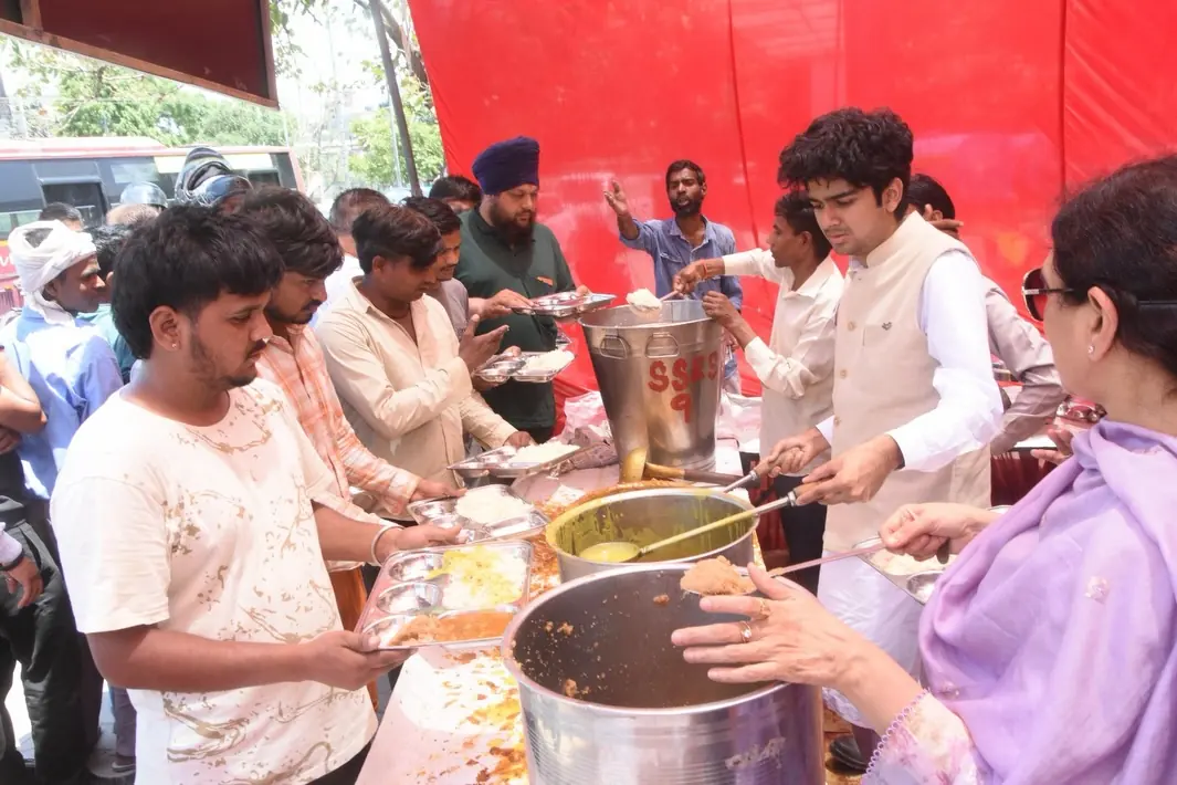 Councillor Parth Gupta Hosts a Ward 6 Langar in Panchkula After His Oath-Taking — photo 5