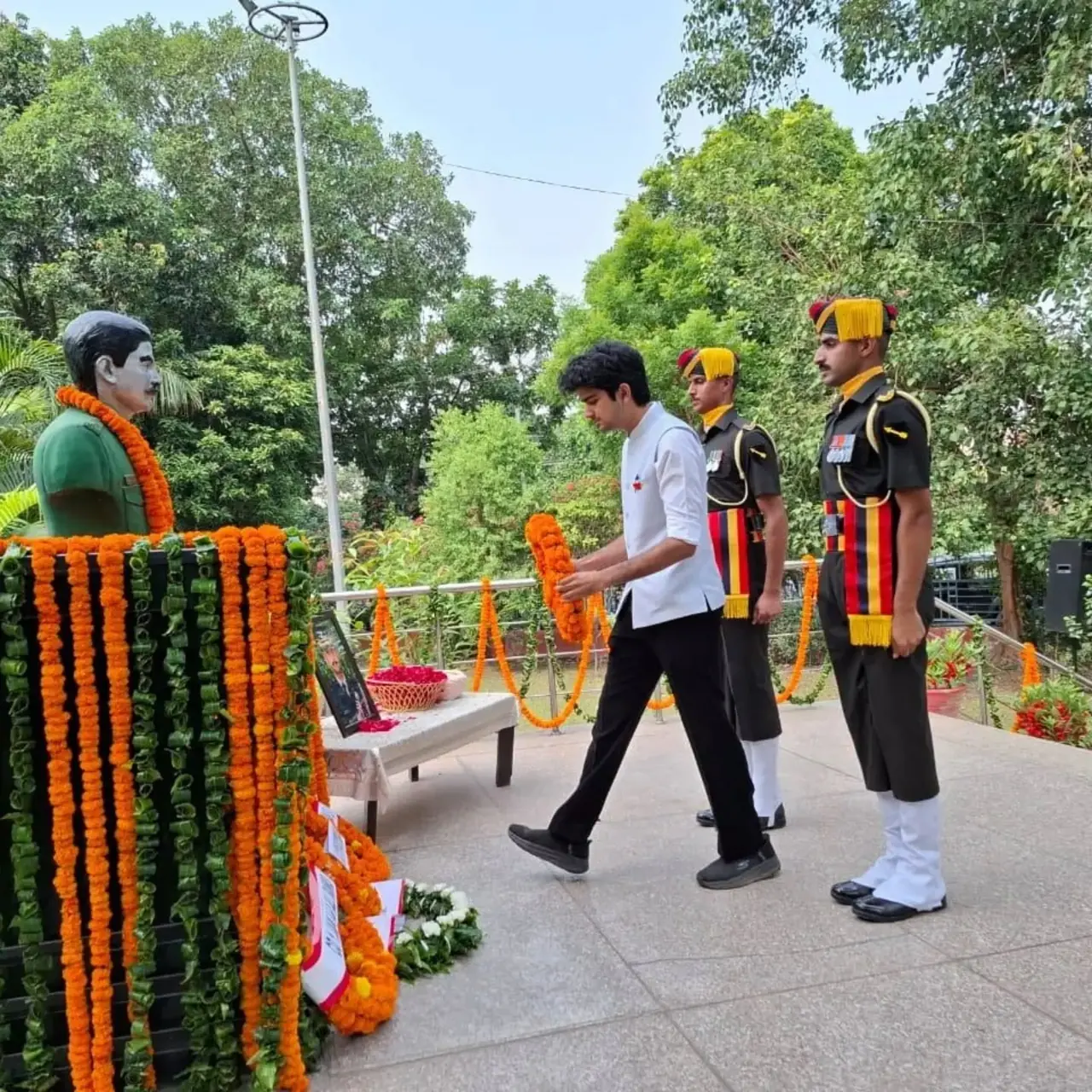 Councillor Parth Gupta Pays Heartfelt Tribute to Martyr Major Sandeep Sagar