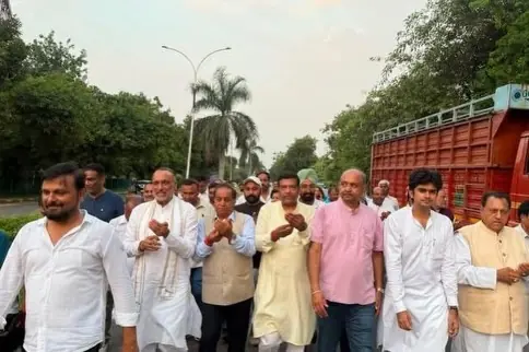 Councillor Parth Gupta Joins Candle March for National Honour — photo 2